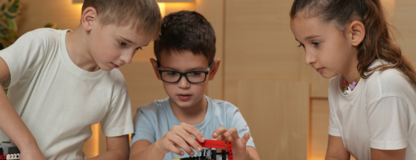 Технології та механізми: JunoBricks. Підготовчі IT курси для дітей 6-7 років